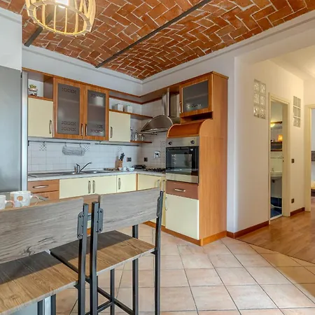 Sunflower Apartment