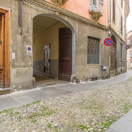 Sunflower Apartment